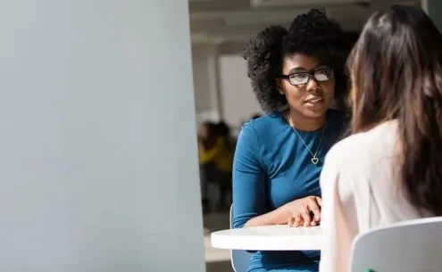O que as pessoas falam sobre você quando não está presente?