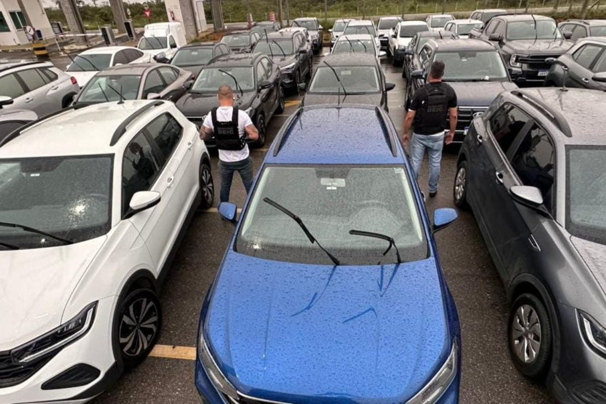 Pol&iacute;cia Civil recupera 68 ve&iacute;culos desviados de locadora em cidade baiana. Foto: Ascom/PCBA