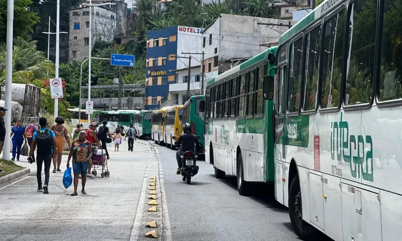 SEM ÔNIBUS: Rodoviários definem greve em Salvador na quinta-feira