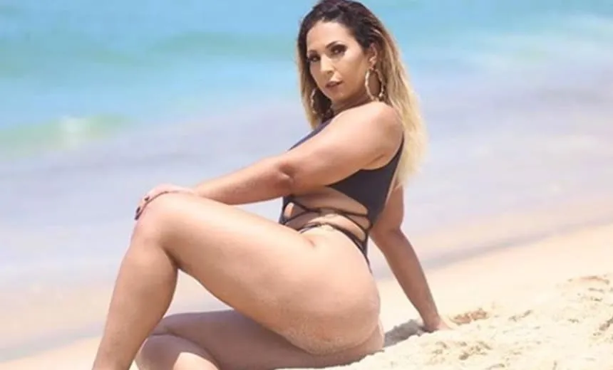Valesca Popozuda sensualiza com maiô cavado e fãs elogiam: “Espetáculo de mulher”
