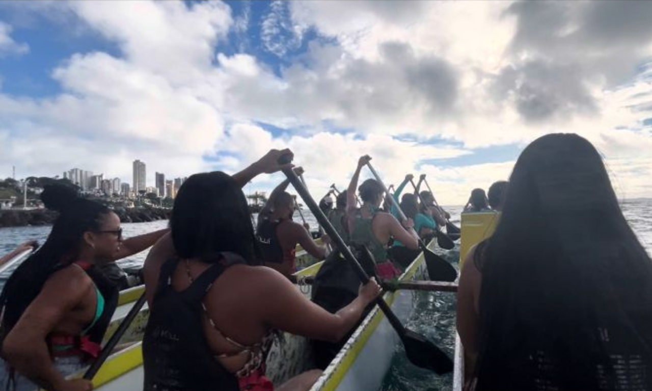 Vale o hype? conhe&ccedil;a o fen&ocirc;meno da Canoa Havaiana que invade Salvador.Foto: Aratu On