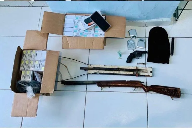 PM recupera carga de celulares roubada e criminoso morre em confronto, na Bahia