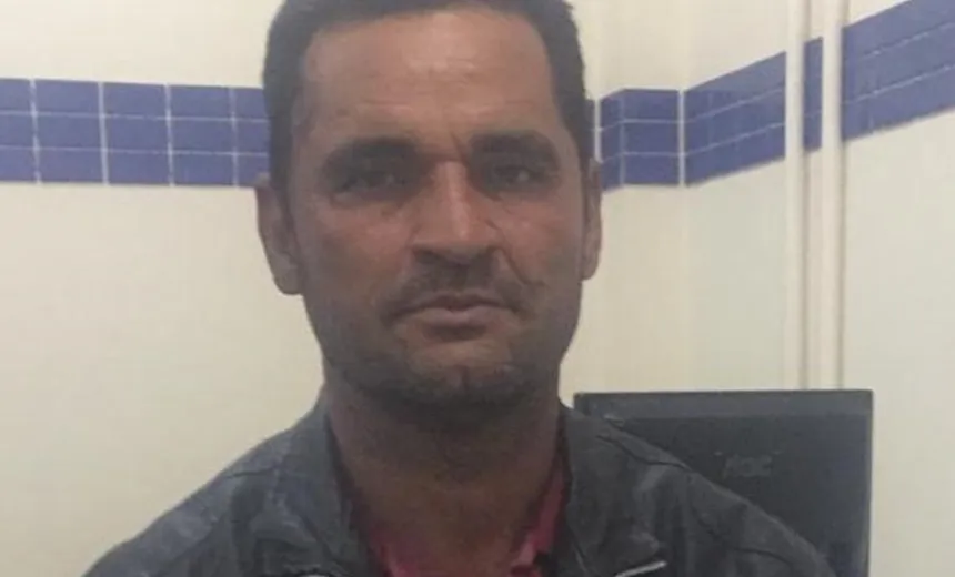 Homem que invadiu escola para matar mulher é preso no interior