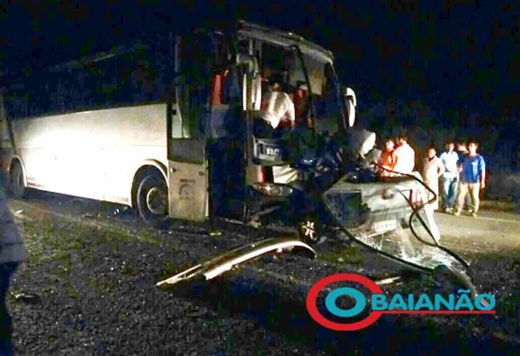 TRAGÉDIA NO FERIADO: Seis da mesma família morrem após colisão frontal com ônibus na BR-367