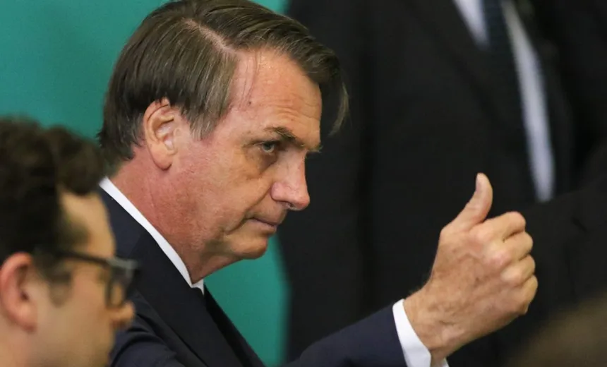 Bolsonaro pede pressão ao senado para manter decreto sobre porte e posse de armas