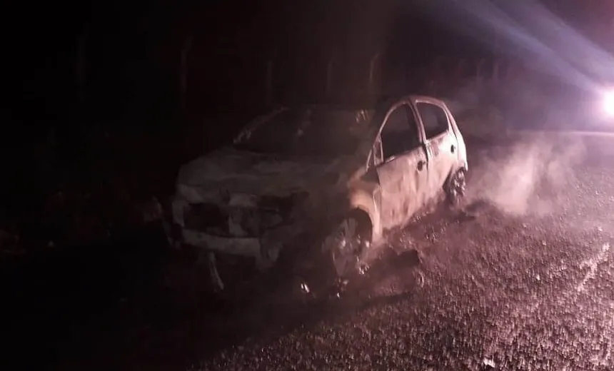 Após sequestro, homem é executado e tem o corpo queimado junto com carro
