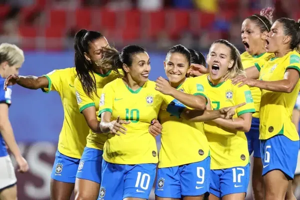 Fifa abre cadastro para voluntários da Copa do Mundo Feminina 2027 em Salvador