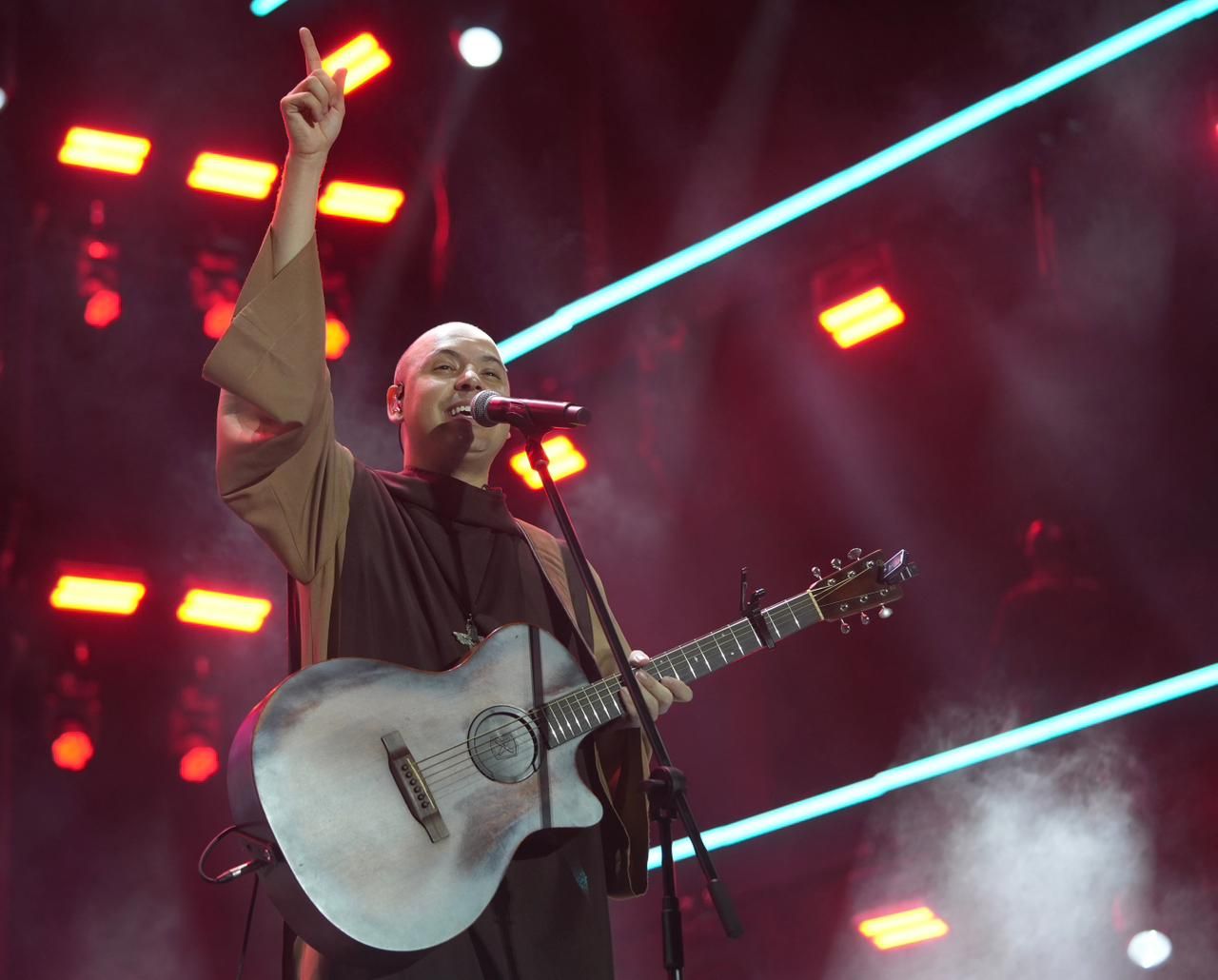 Frei Gilson reuniu milhares de pessoas em Salvador. Foto: Herus Passos | Secom/PMS