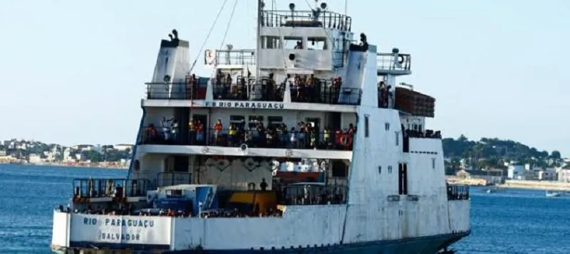 Passageiro cai no mar durante travessia Salvador – Bom Despacho