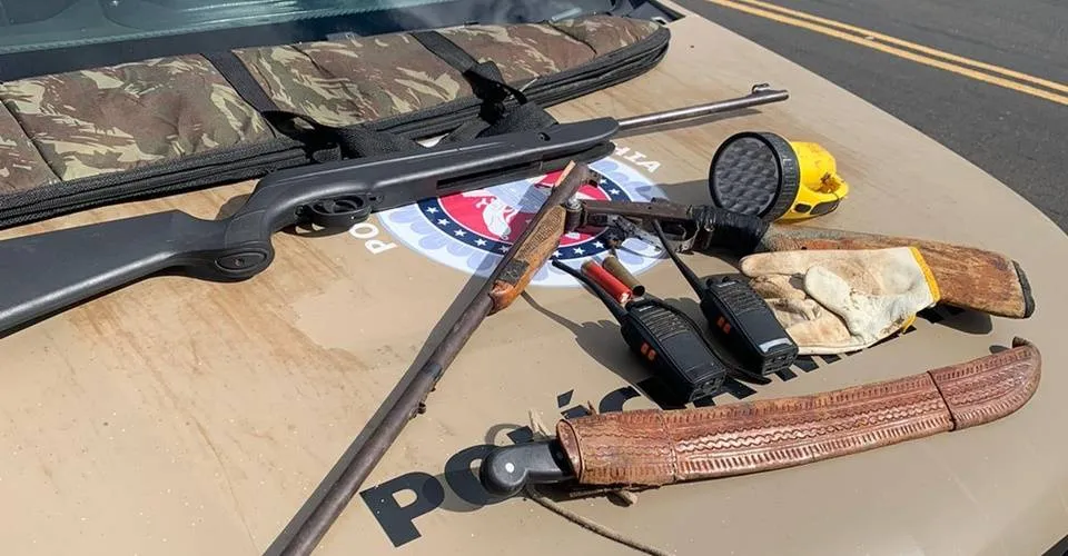Caçadores ilegais são detidos pela PM com armas de fogo no interior da Bahia