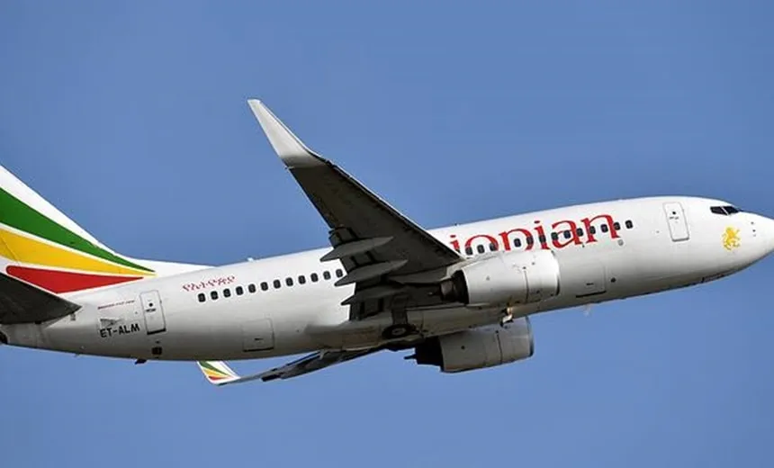 Avião cai com 157 pessoas a bordo logo após decolar na Etiópia