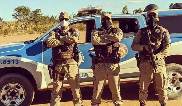  PM prende dois homens em flagrante e recupera mais de R$ 50 mil em estabelecimento na Bahia