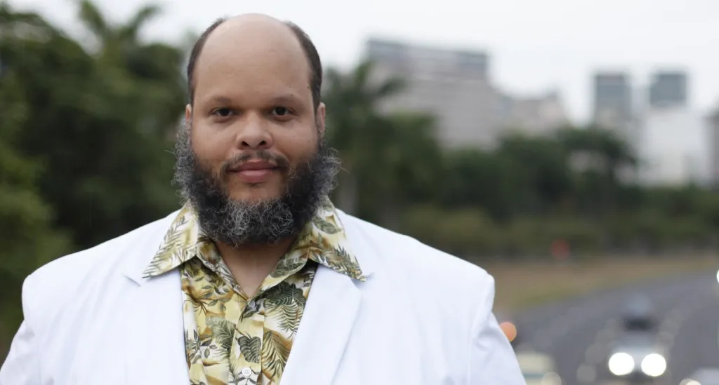 Ed Motta e Orquestras Neojibá e Rumpilezz agitam o primeiro domingo do ano no Farol da Barra