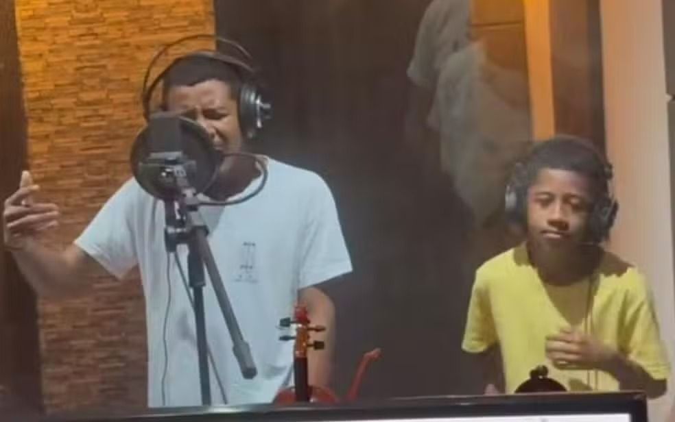 Samuel e Mateus, que tinham apenas uma semana de carreira, viralizaram nas redes sociais com vídeos cantando arrocha. | Foto: Redes Sociais