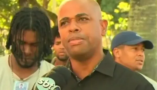 Pastor evangélico que fez música intolerante às religiões de matriz africana pede perdão ao vivo; "não tenho nada contra"  
