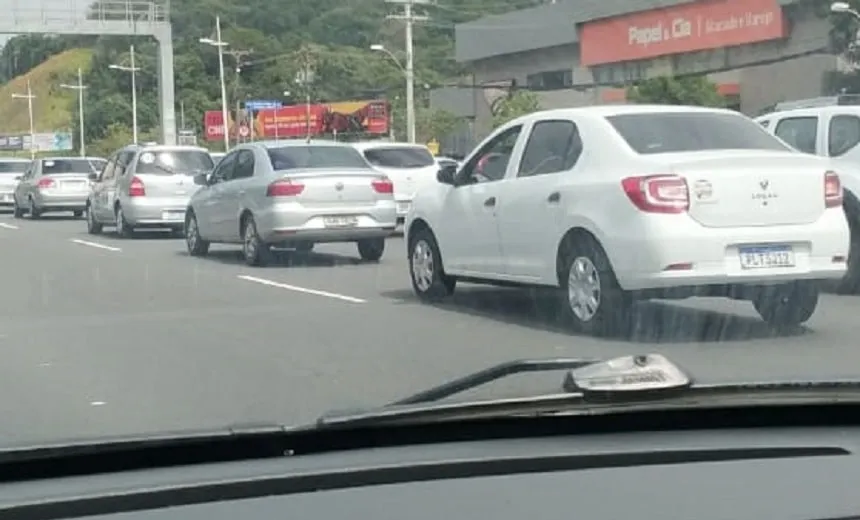 Protesto de motoristas: carreata causa transtornos ao trânsito em vias importantes de Salvador