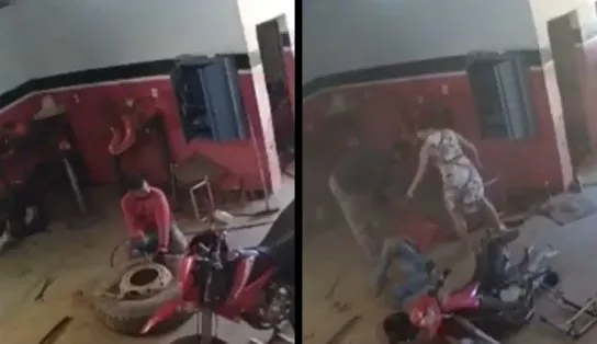 VÍDEO: pneu de moto enche demais e estoura na cara de borracheiro no interior da Bahia; homem ficou inconsciente