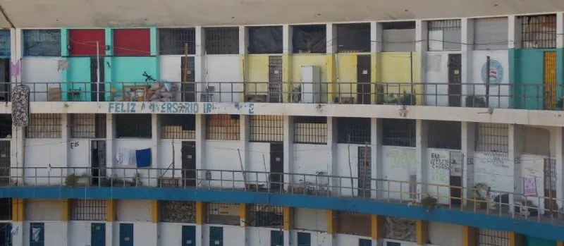 Deputados aprovam proposta para garantir ressarcimento de despesas com presos