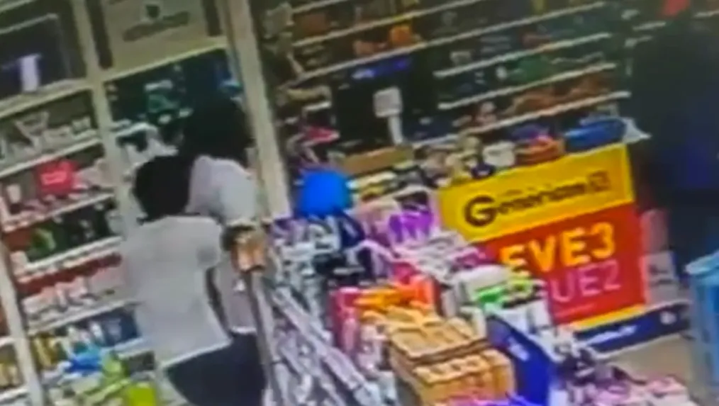 VÍDEO: Dupla volta a ser presa por roubo a farmácia em Salvador