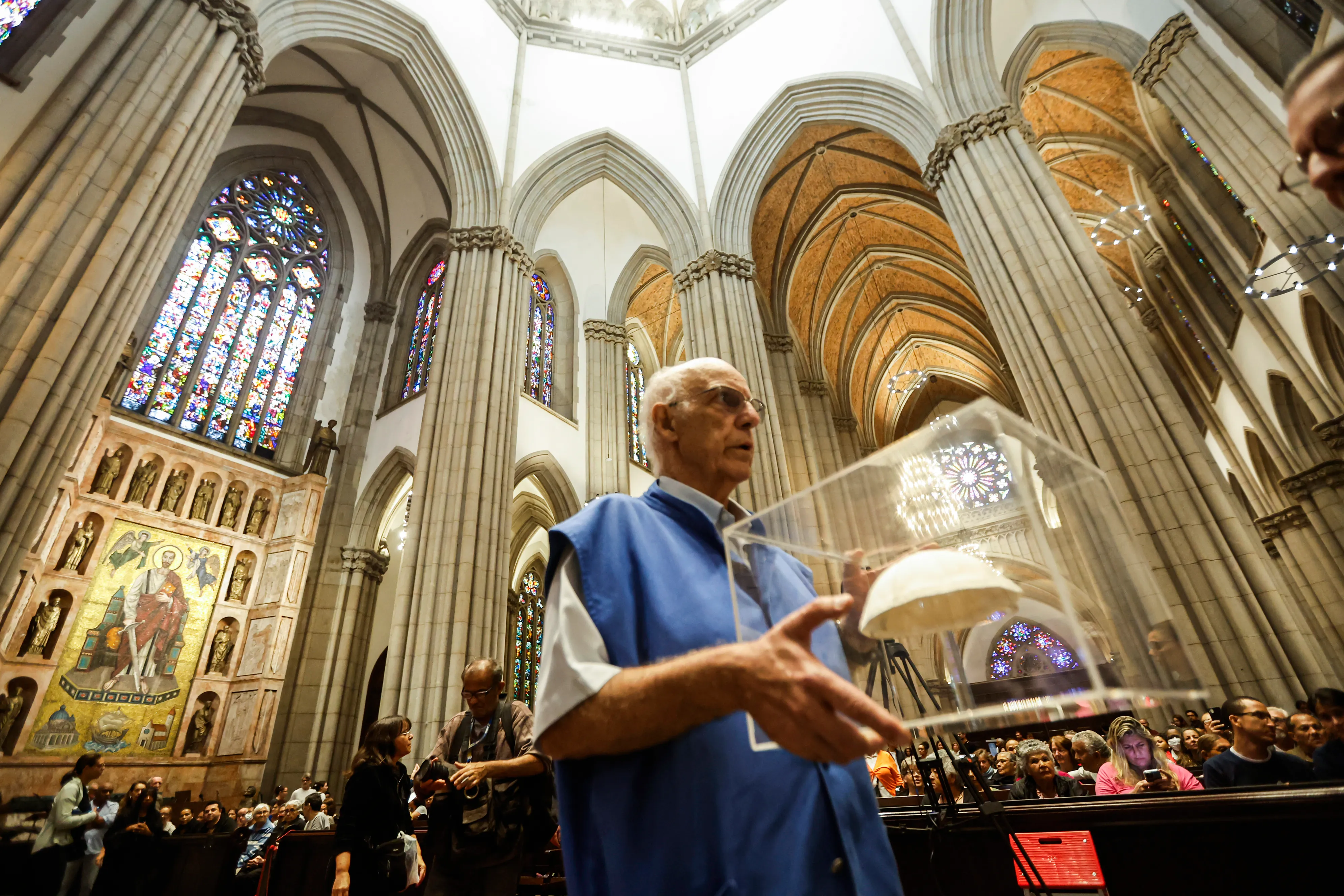 Igreja proíbe padre Júlio Lancellotti de transmitir missas na internet