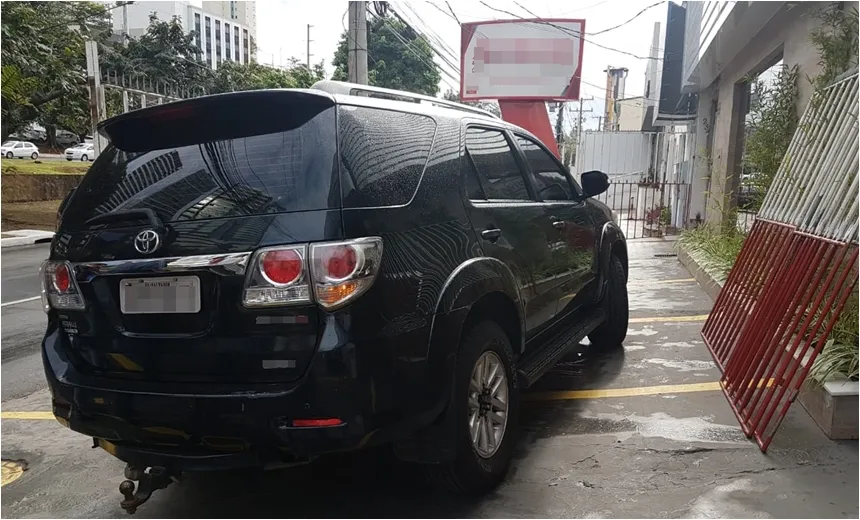 Loja de móveis é alvo de ação da Polícia Federal na região do Lucaia, no Rio Vermelho