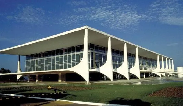 Governo flexibiliza regras para liberar R$ 6 bilhões em crédito para estados e municípios