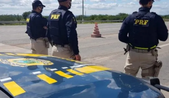 Feiraguai: carregamento com 700  produtos falsificados e sem nota fiscal é apreendido pela polícia em Feira de Santana