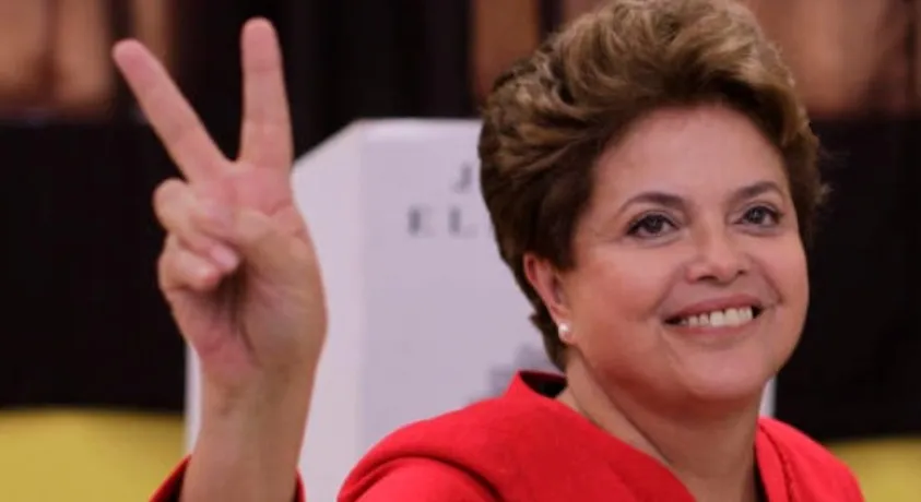 BELA, RECATADA E AGRADECIDA: Dilma manda recado para “brasileiros que lutam pela democracia”; Veja vídeo