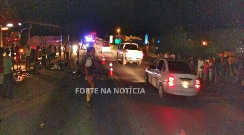 ACIDENTE: Adolescente e mulher morrem após moto que estavam ser atropelada no interior da Bahia