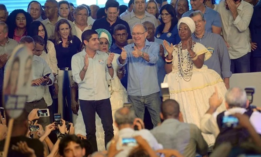 Zé Ronaldo é oficializado como candidato ao Governo; médica é vice