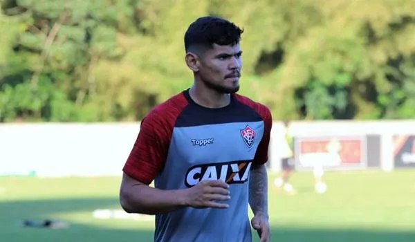 Contra o Náutico, Vitória tenta vencer pela primeira vez fora de casa; veja escalação para jogo desta quarta