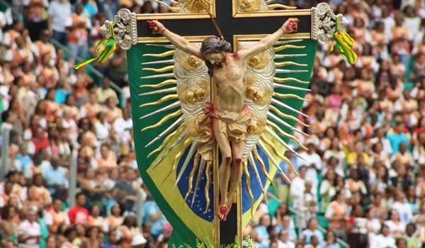Imagem peregrina do Senhor do Bonfim percorrerá as ruas de Salvador na sexta-feira; saiba onde assistir