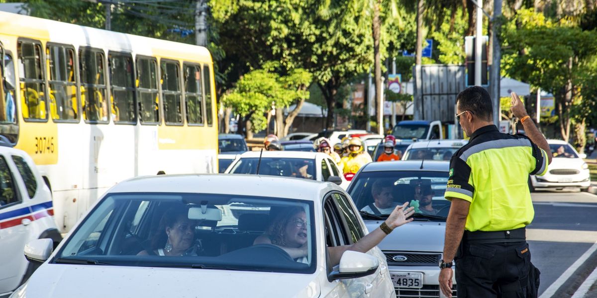  C&acirc;meras da Transalvador permitem acompanhar as condi&ccedil;&otilde;es do tr&acirc;nsito em diferentes pontos de SalvadorTransito2