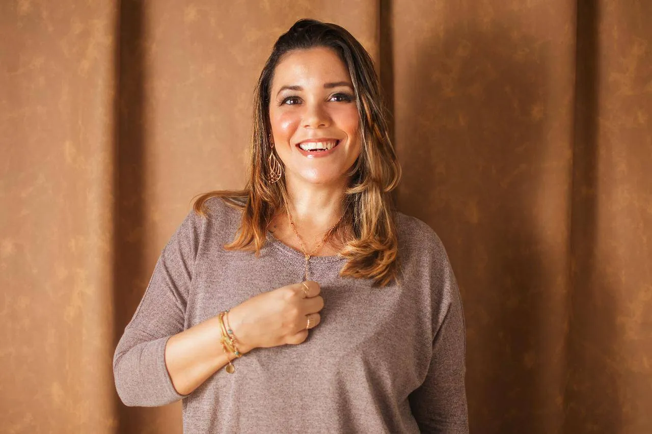 Autora best-seller leva literatura erótica para a Bienal do Livro da Bahia