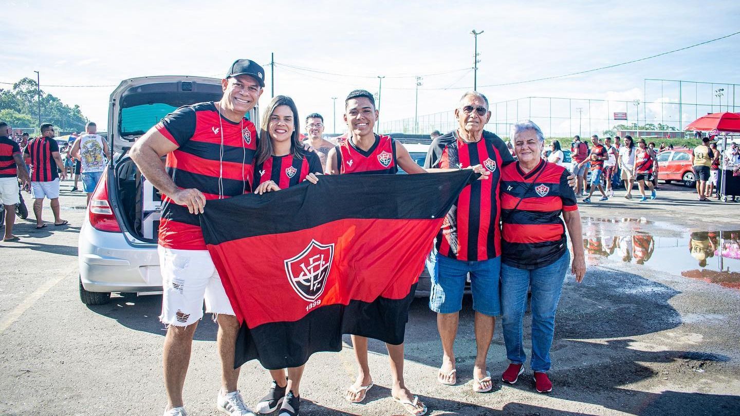 Festa no estacionamento do Barradão virou tradição em dia de jogo do Vitória | Foto: Victor Ferreira/EC Vitória