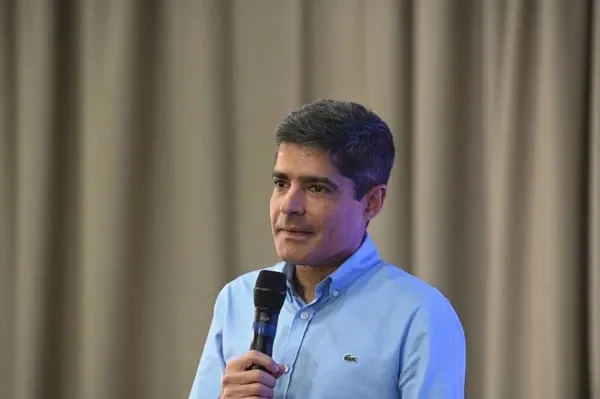ACM Neto lidera corrida ao governo da Bahia, aponta pesquisa