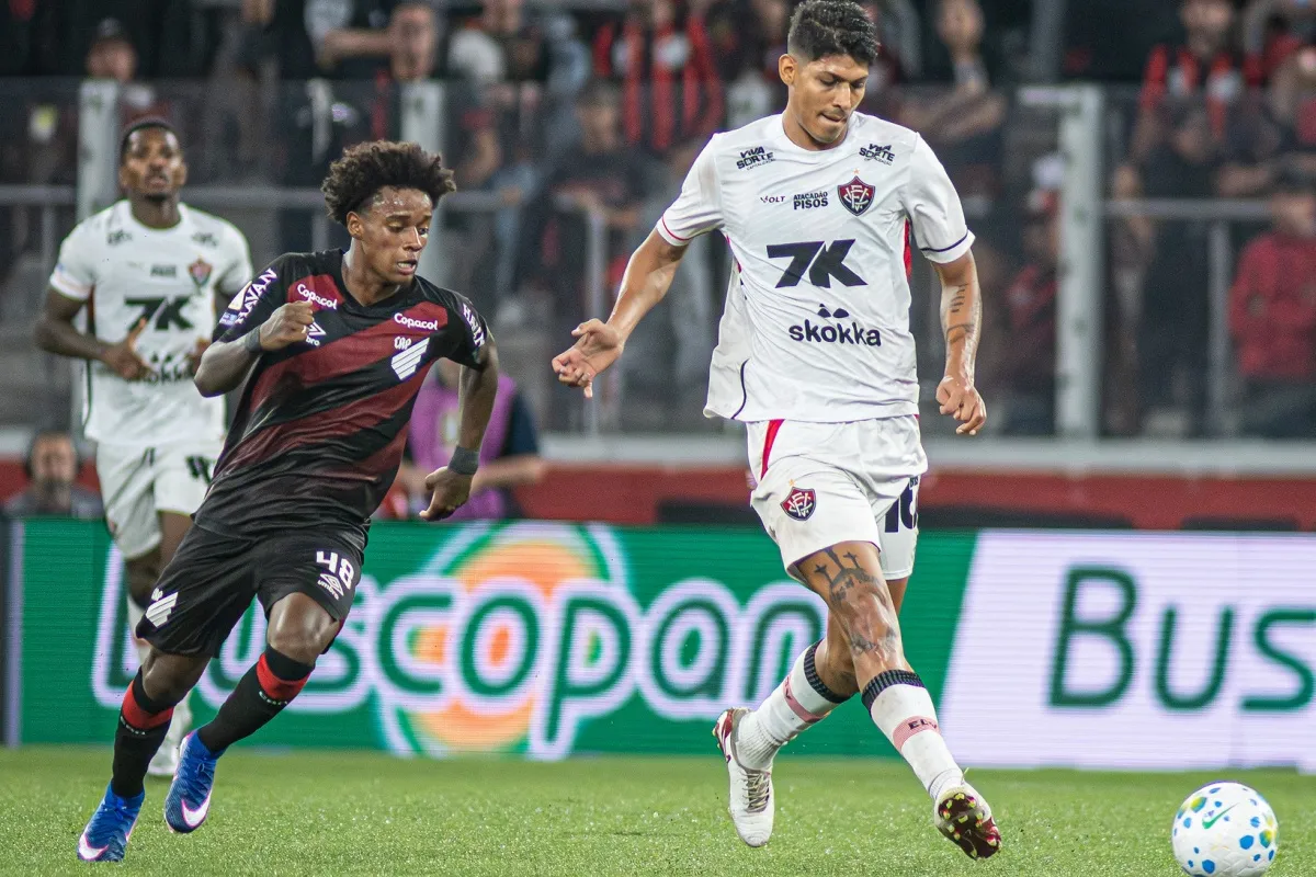 Confira o histórico de jogos entre Vitória e Athletico-PR, que se enfrentam na segunda