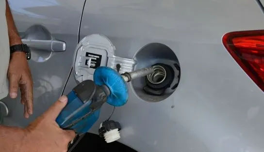 Preços da gasolina e óleo diesel estão mais caros nesta terça-feira nas refinarias