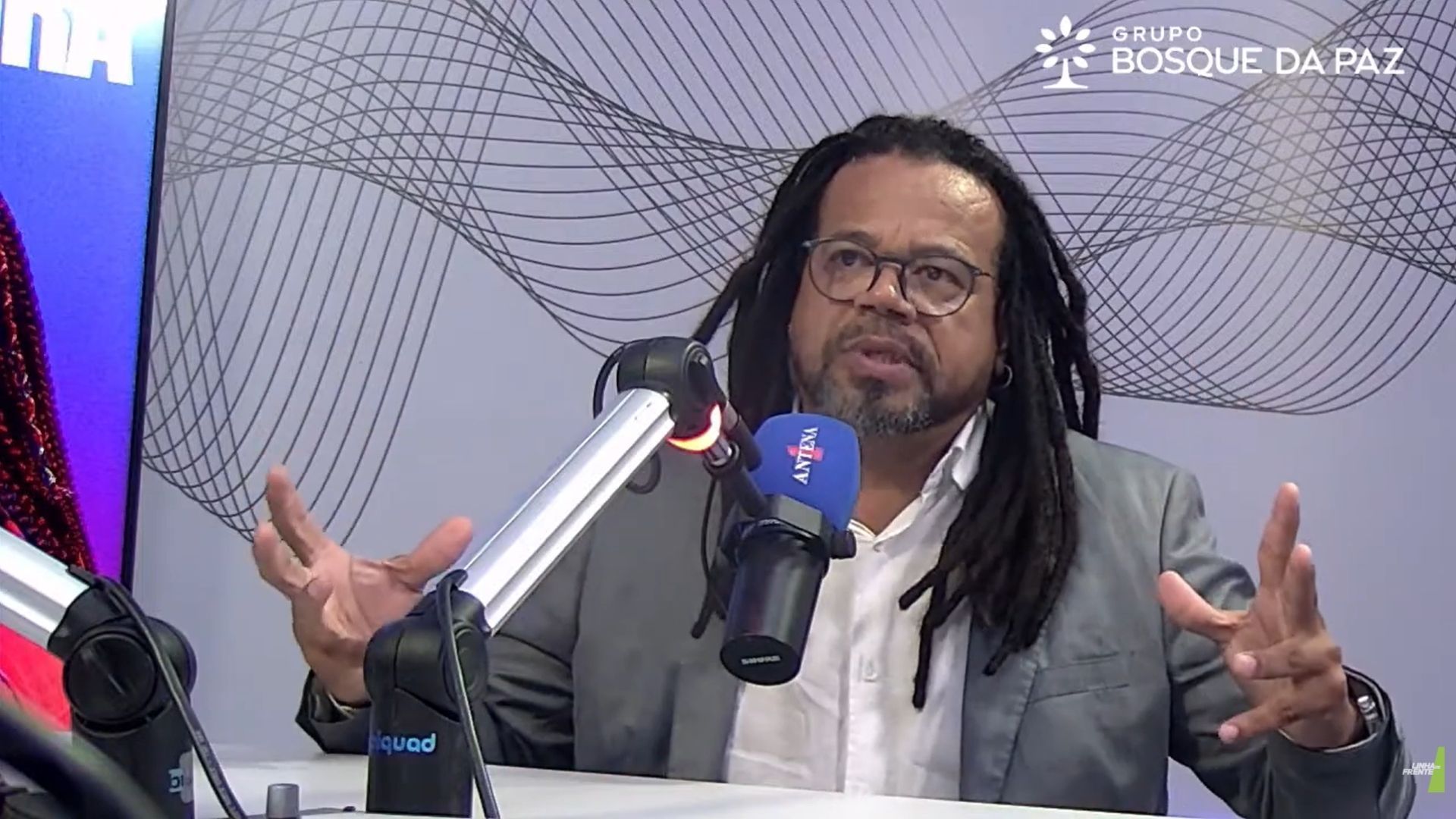 &ldquo;Livramos o Brasil de um gangster&rdquo;, diz deputado eleito sobre derrota e fuga de Fl&aacute;vio Bolsonaro
