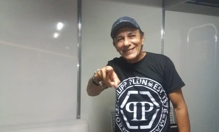 “O maior São João do Brasil é na Bahia”, diz cantor da Mastruz com Leite no Arraiá do Galinho