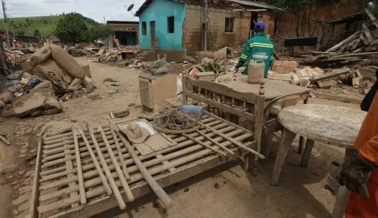Moradores que tiveram casas destruídas pela chuva já podem se inscrever para ganhar auxílio do governo do Estado 