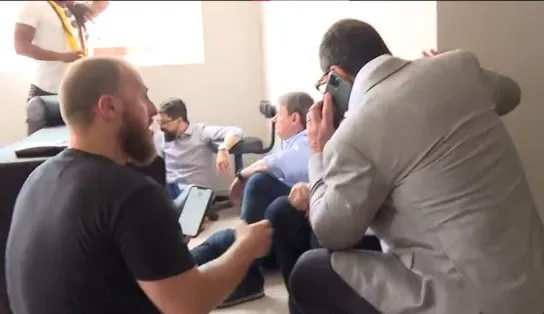 Visita de Tarcísio de Freitas em SP é interrompida por tiroteio na comunidade