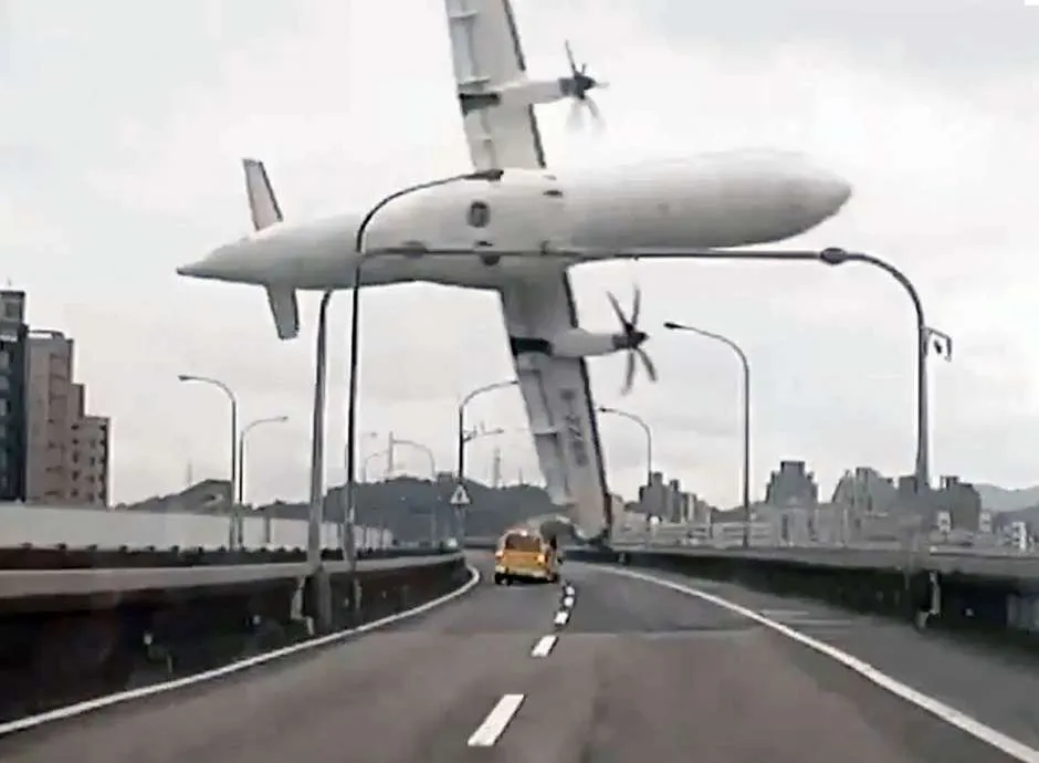 Piloto de voo TransAsia &#8216;puxou acelerador para lado errado&#8217;