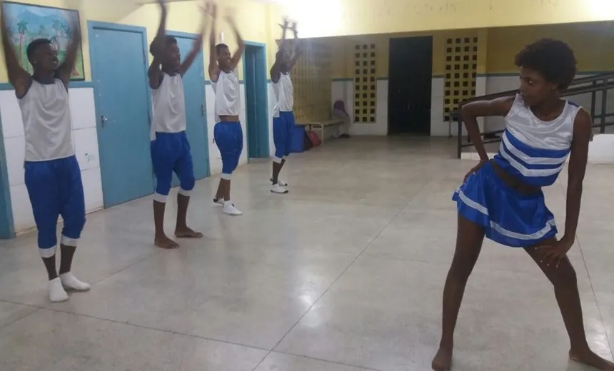 Projeto cultural aumenta socialização de jovens através da dança na Boca do Rio
