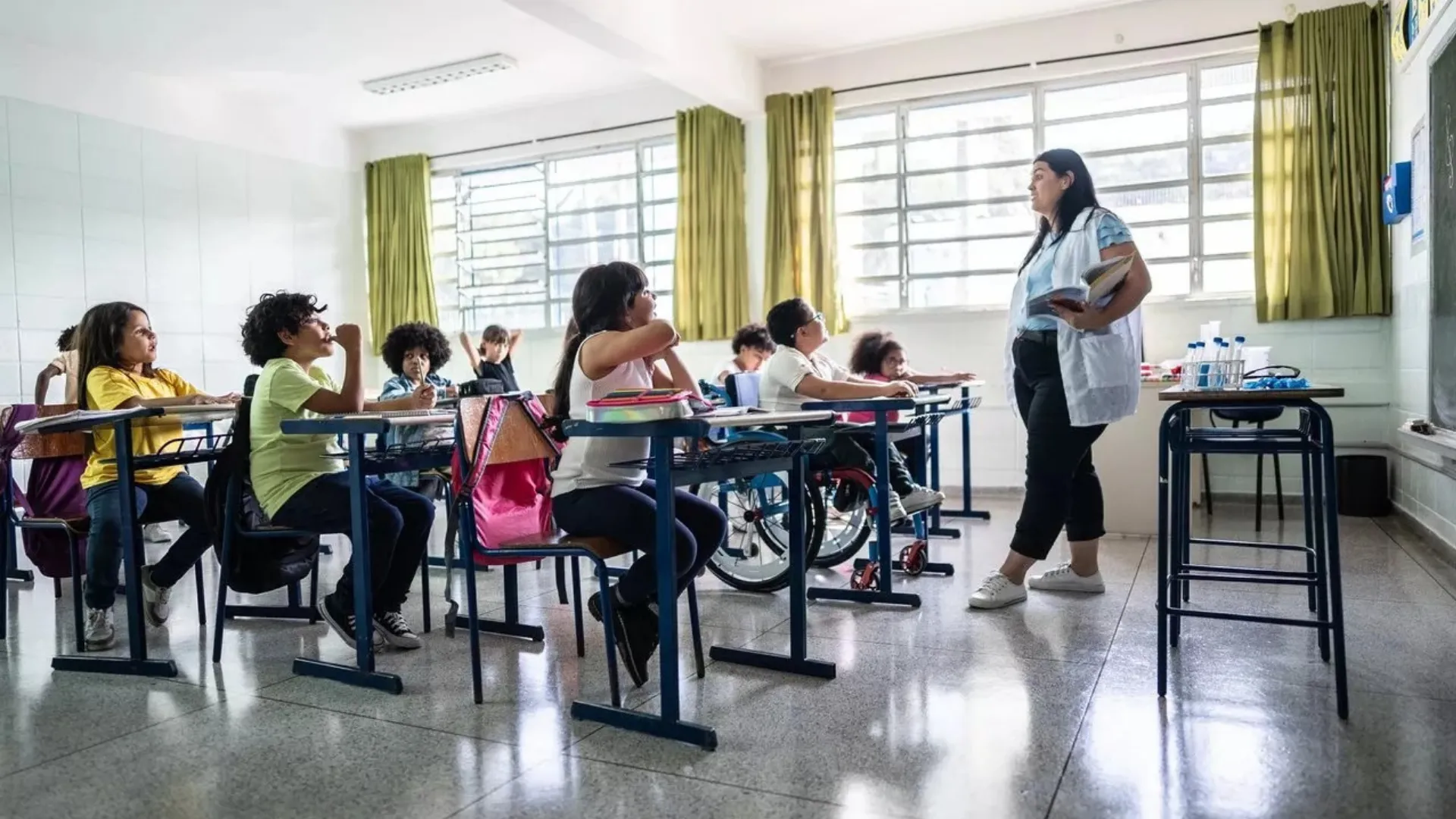 Imagem de sala de aula