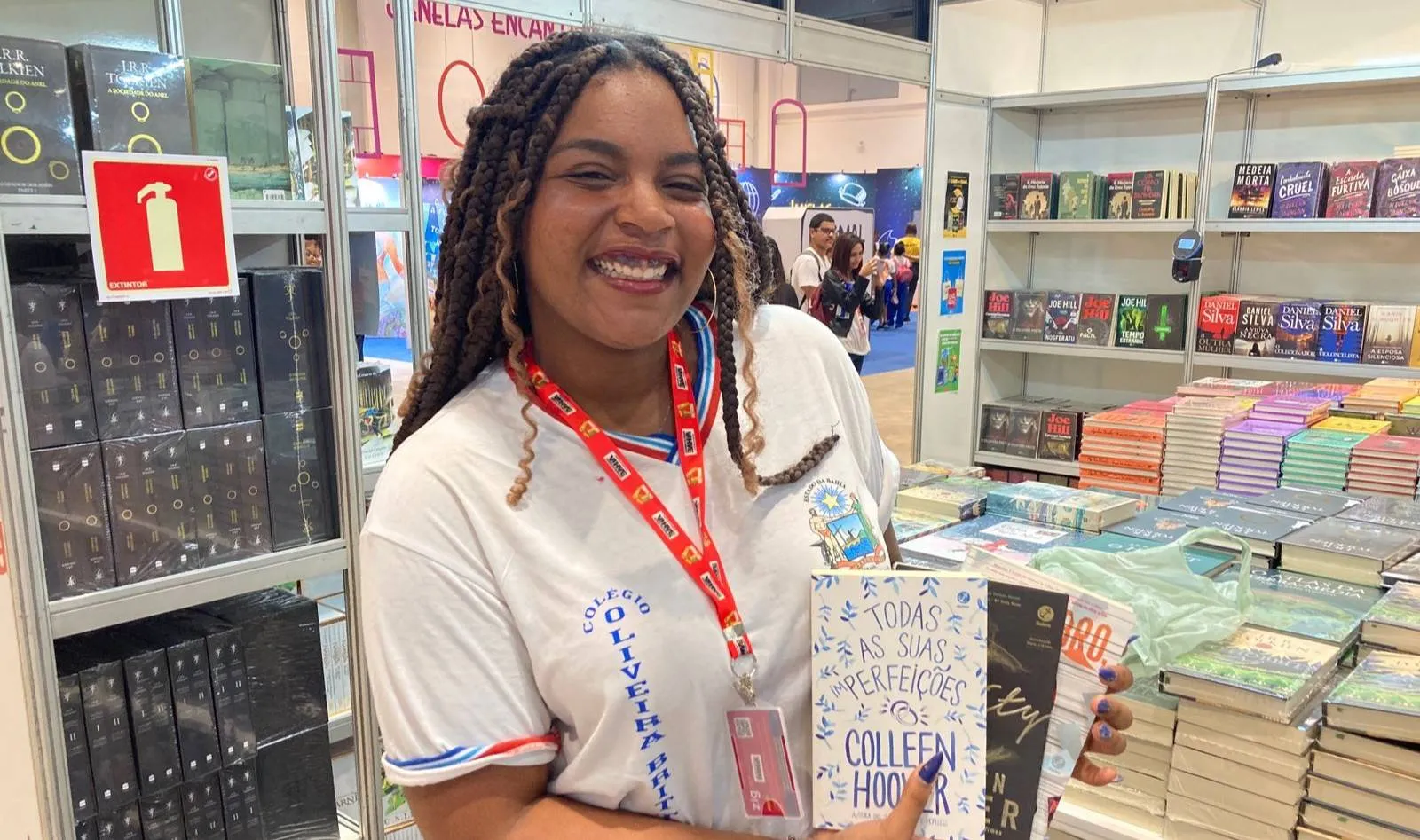 Estudantes vão pela primeira vez a uma Bienal do Livro; evento em Salvador segue até quarta-feira (1º)