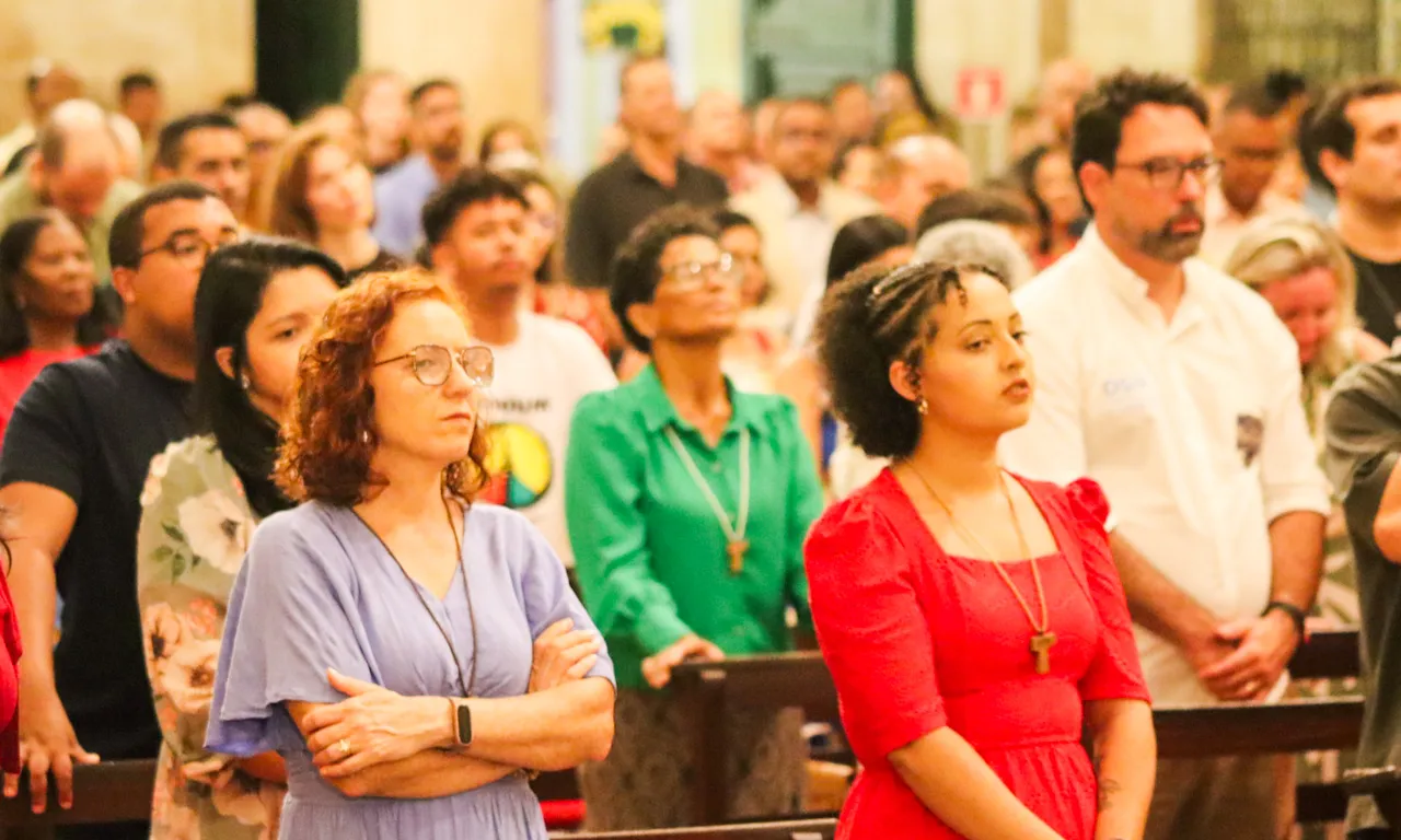 Fi&eacute;is lotaram a Catedral de Salvador. Foto: Sara Gomes