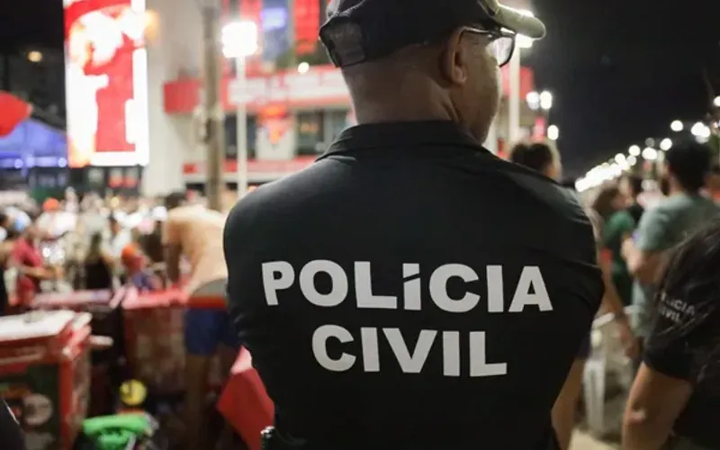 Durante grandes eventos, como o Carnaval de Salvador, aumentam os furtos de celulares. A Polícia Militar recomenda usar doleira interna, evitar expor o aparelho e ativar o rastreamento/Foto: Ilustrativa Ascom-PCBA