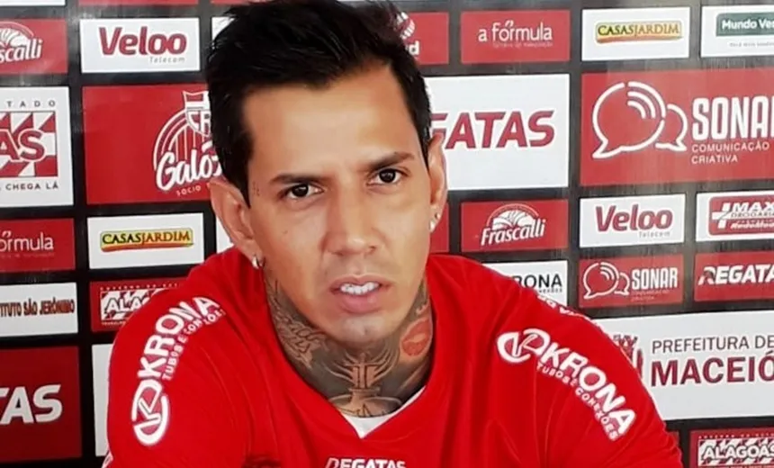 Após derrota para o Vitória, zagueiro Victor Ramos vai à balada e é afastado do CRB; confira