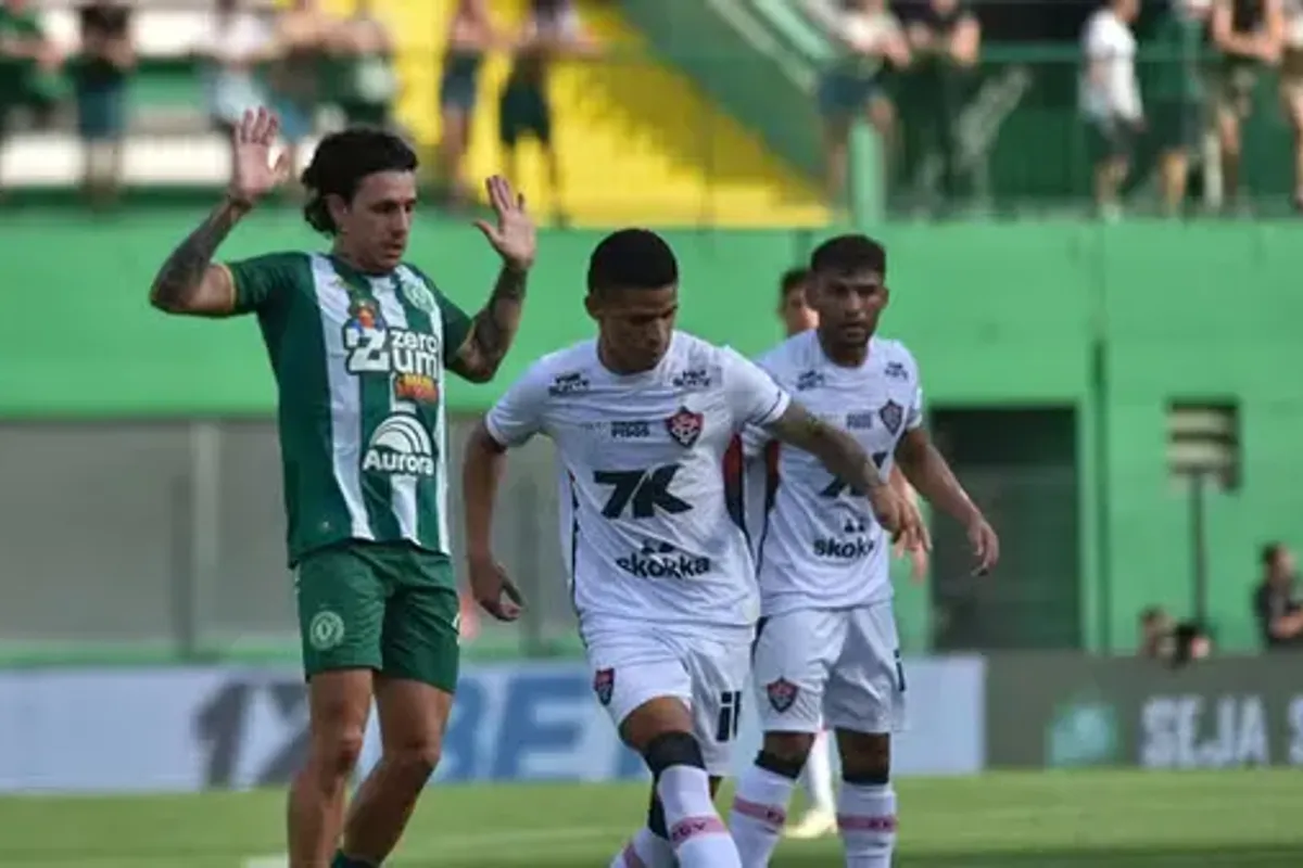 Vit&oacute;ria e Chapecoense empataram em 1 a 1 no primeiro turno do Brasileir&atilde;o. Foto: Reprodu&ccedil;&atilde;o